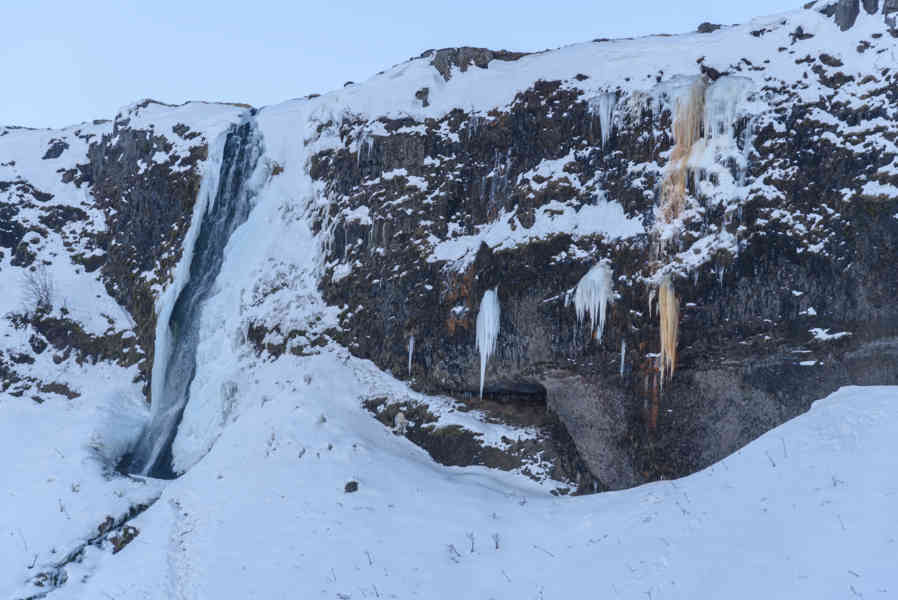Islandia 091 - catarata de Seljalandsfoss.jpg